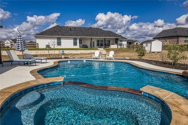 233 Randi Road, Bellville, TX 77418