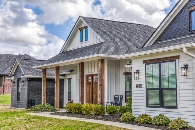 233 Randi Road, Bellville, TX 77418