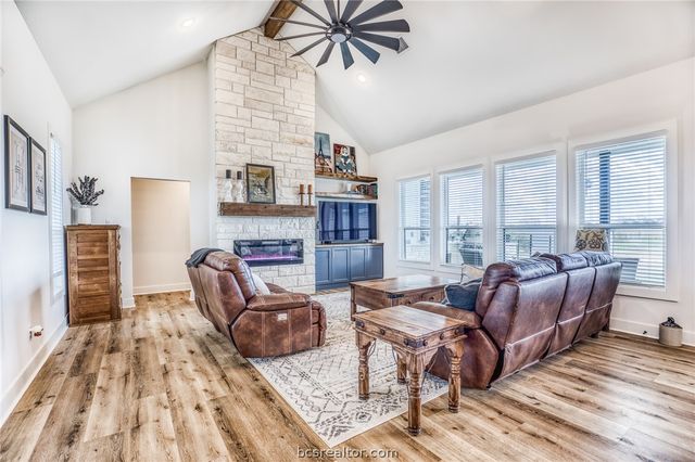 233 Randi Road, Bellville, TX 77418