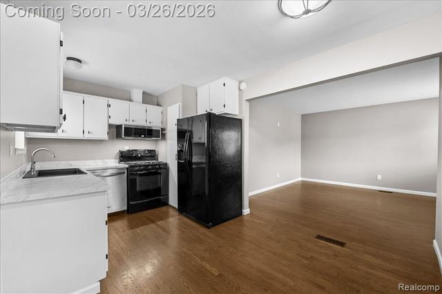 3343 Harvard Road, Royal Oak, MI 48073