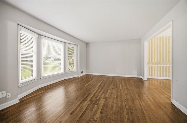 7419 Booth Street, Prairie Village, KS 66208
