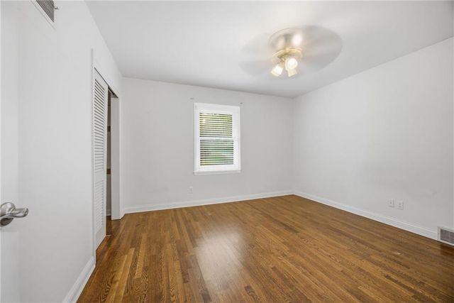 7419 Booth Street, Prairie Village, KS 66208