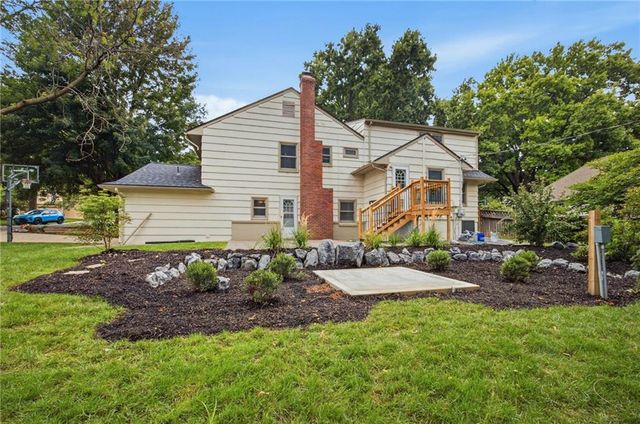 7419 Booth Street, Prairie Village, KS 66208