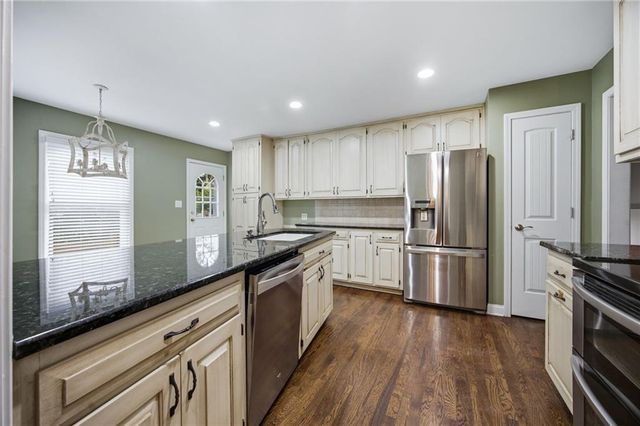 7419 Booth Street, Prairie Village, KS 66208