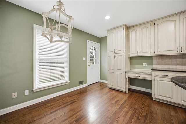 7419 Booth Street, Prairie Village, KS 66208