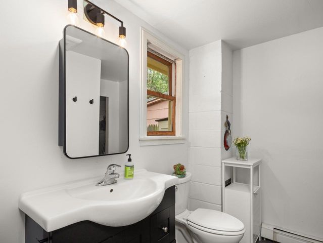 11 Poplar Street, Burlington, VT 05401