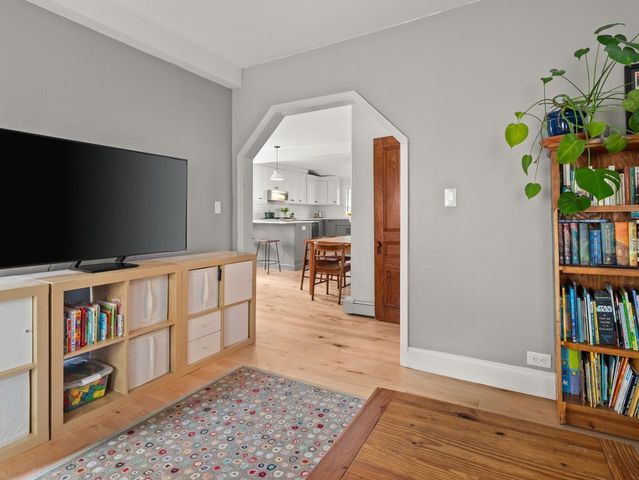 11 Poplar Street, Burlington, VT 05401