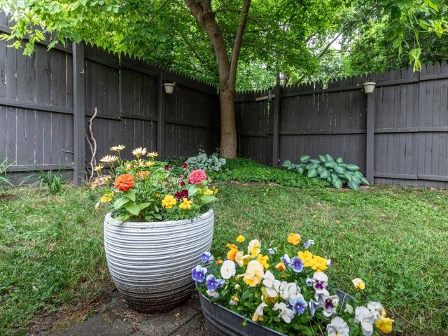 11 Poplar Street, Burlington, VT 05401