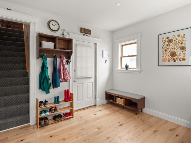 11 Poplar Street, Burlington, VT 05401