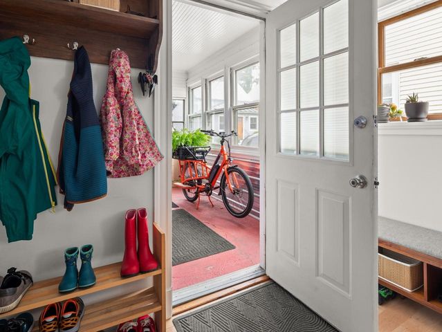 11 Poplar Street, Burlington, VT 05401