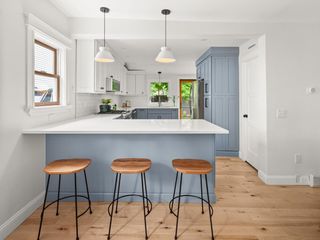 11 Poplar Street, Burlington, VT 05401