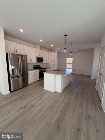 54 SILVERBELL AVE, Berlin, NJ 08009