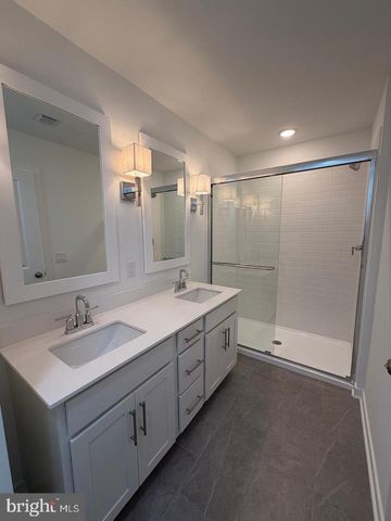 54 SILVERBELL AVE, Berlin, NJ 08009
