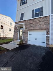 54 SILVERBELL AVE, Berlin, NJ 08009