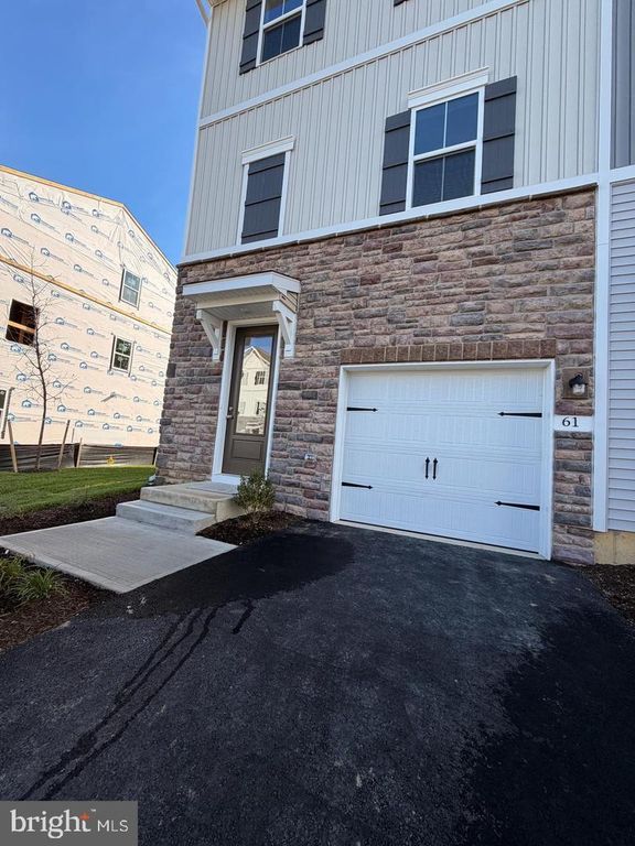54 SILVERBELL AVE, Berlin, NJ 08009