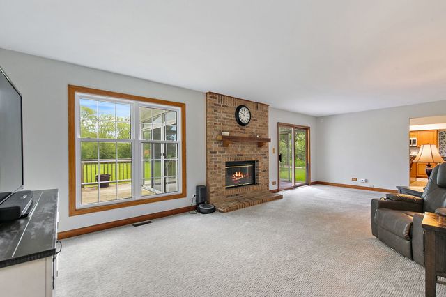 307 Churchill Court, Sleepy Hollow, IL 60118