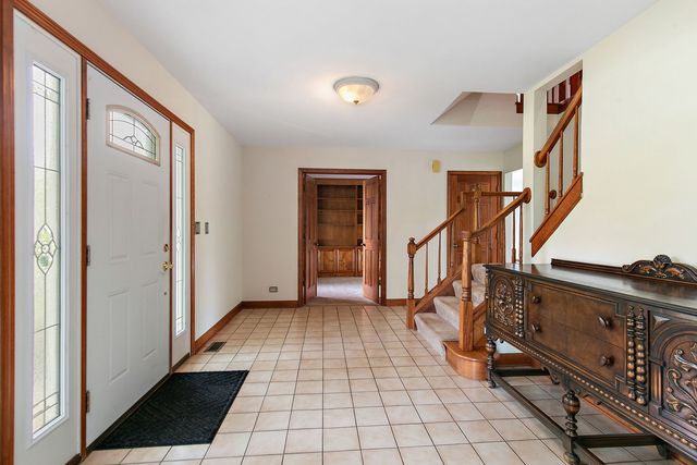 307 Churchill Court, Sleepy Hollow, IL 60118