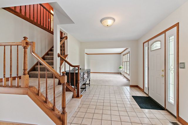 307 Churchill Court, Sleepy Hollow, IL 60118