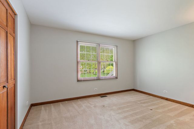 307 Churchill Court, Sleepy Hollow, IL 60118