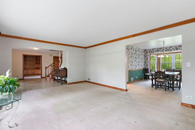 307 Churchill Court, Sleepy Hollow, IL 60118
