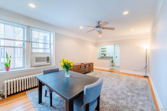 4 Maple Drive 6O, Great Neck, NY 11021