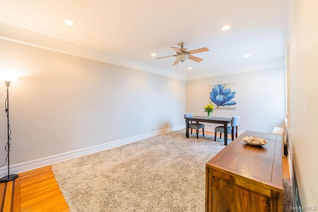 4 Maple Drive 6O, Great Neck, NY 11021