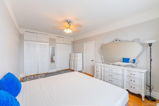 4 Maple Drive 6O, Great Neck, NY 11021