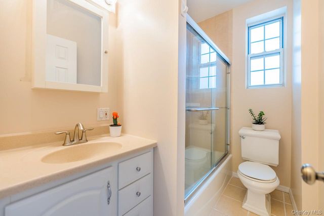 4 Maple Drive 6O, Great Neck, NY 11021