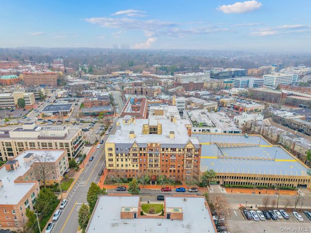 4 Maple Drive 6O, Great Neck, NY 11021