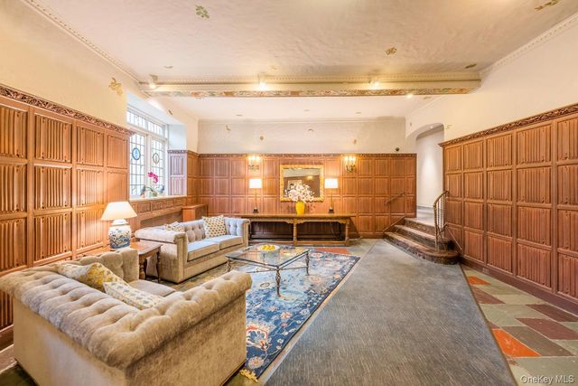 4 Maple Drive 6O, Great Neck, NY 11021