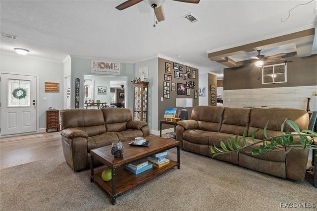 9406 S Berkshire Avenue, Inverness, FL 34452