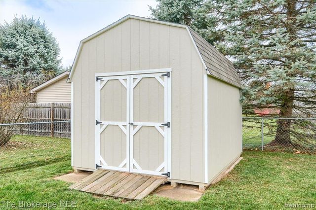 9475 Sandy Hollow Lane, Davison, MI 48423