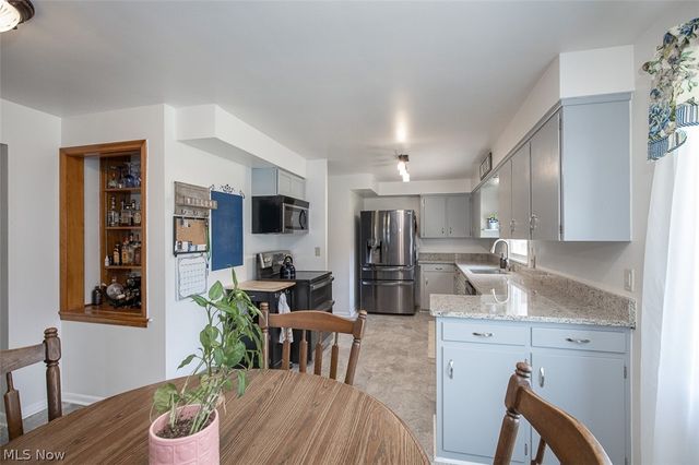 173 Terra Lane, Amherst, OH 44001