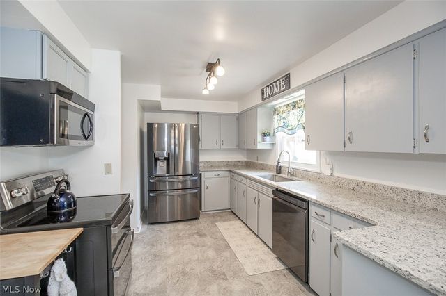 173 Terra Lane, Amherst, OH 44001