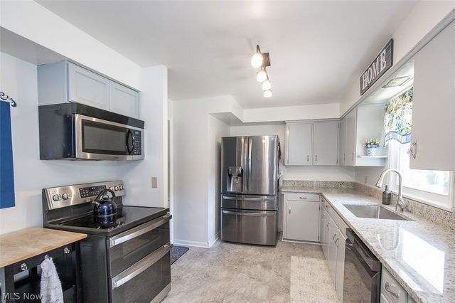 173 Terra Lane, Amherst, OH 44001