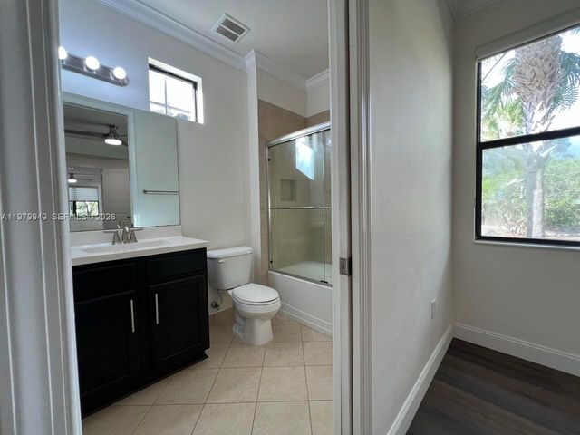 3390 NW 125th Ave, Sunrise, FL 33323