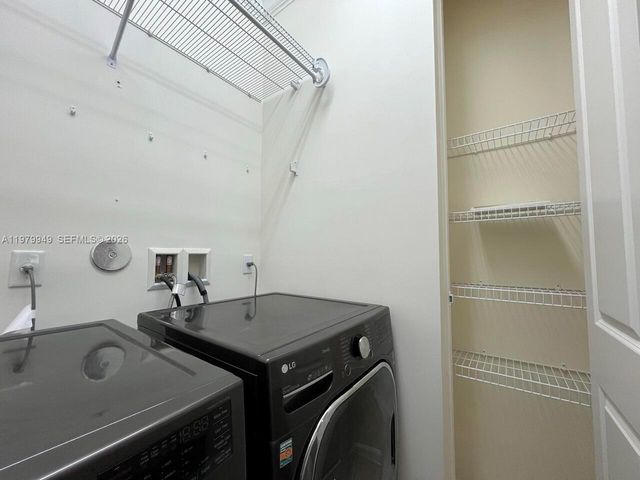 3390 NW 125th Ave, Sunrise, FL 33323