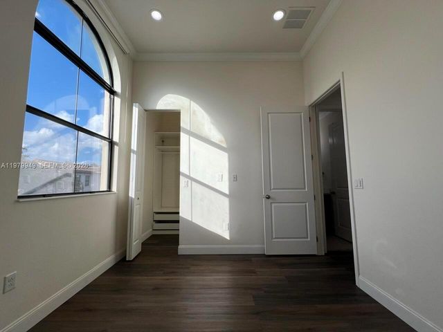 3390 NW 125th Ave, Sunrise, FL 33323