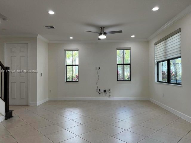 3390 NW 125th Ave, Sunrise, FL 33323
