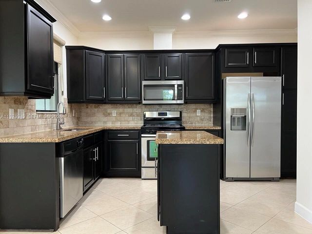 3390 NW 125th Ave, Sunrise, FL 33323