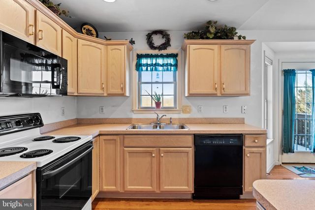 421 CLOVER ST, Etters, PA 17319