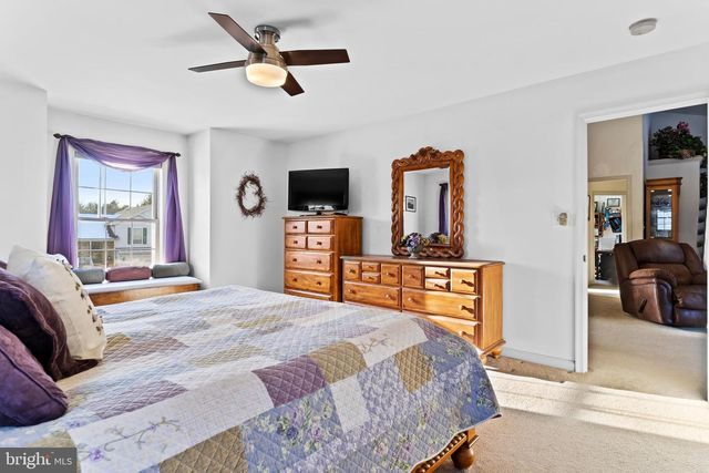 421 CLOVER ST, Etters, PA 17319