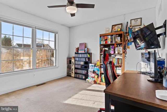 421 CLOVER ST, Etters, PA 17319