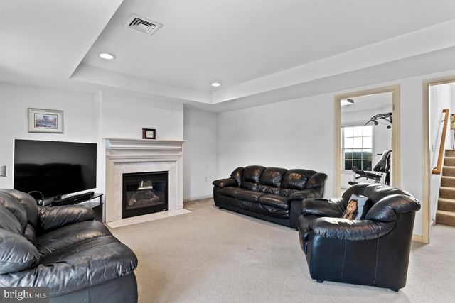 421 CLOVER ST, Etters, PA 17319