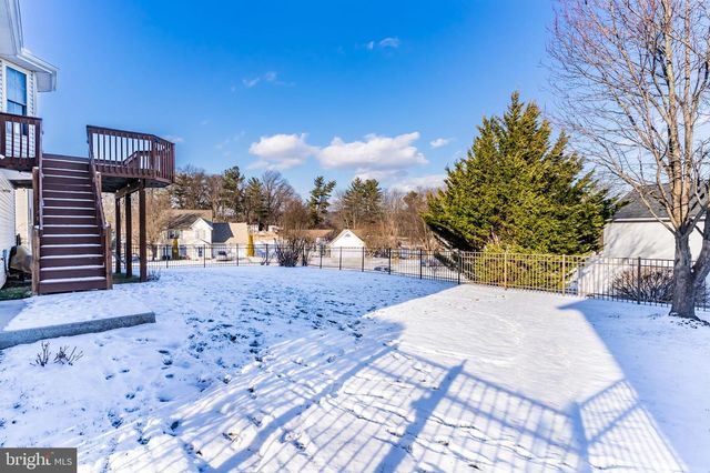 421 CLOVER ST, Etters, PA 17319