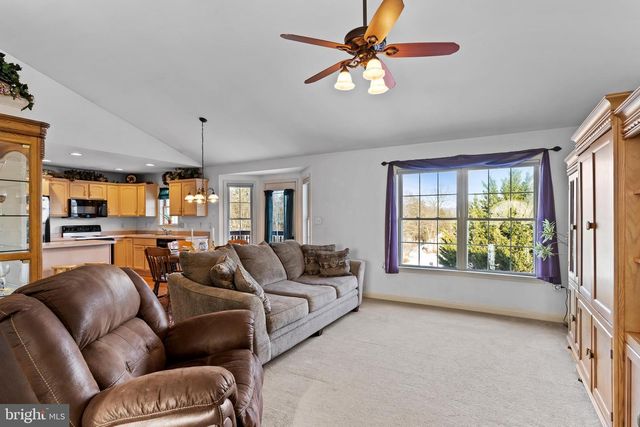 421 CLOVER ST, Etters, PA 17319