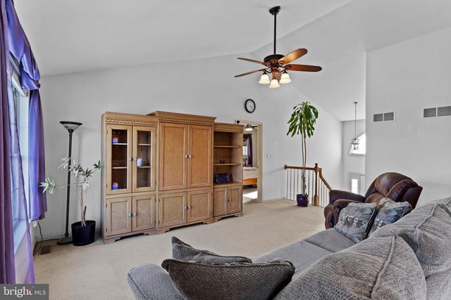 421 CLOVER ST, Etters, PA 17319