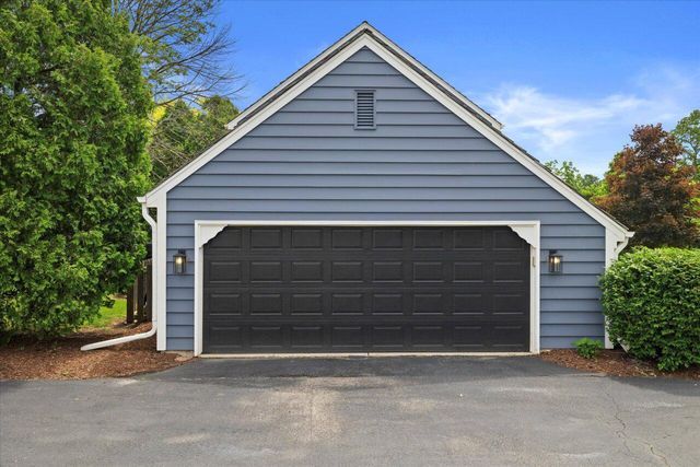 9848 N Lamplighter LANE, Mequon, WI 53092