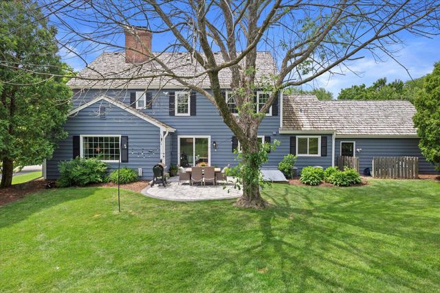 9848 N Lamplighter LANE, Mequon, WI 53092