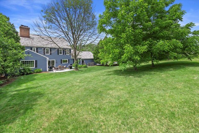 9848 N Lamplighter LANE, Mequon, WI 53092